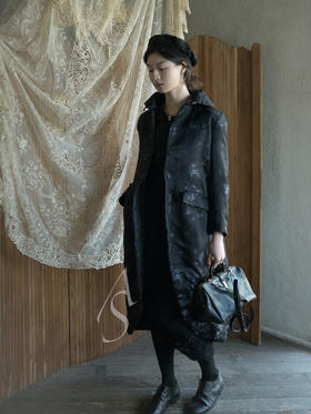 Paul Harnden 黑色古典花卉真丝织锦长外套