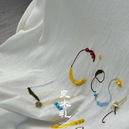 【预售7天】良木礼彩色字母T恤&松紧腰净版裙 商品图1