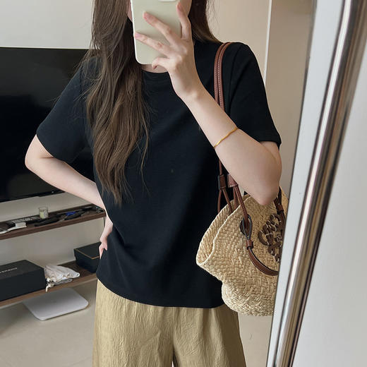 专柜四位数❗【极简懒人T恤裙】经典版型不挑人⭐轻奢贵气！夏天就要干净清爽不拘束 😘 商品图8