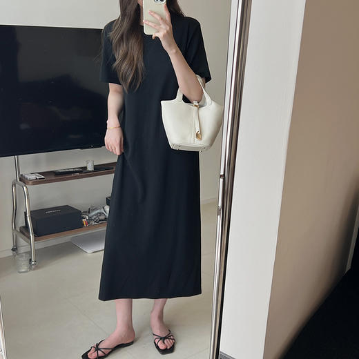 专柜四位数❗【极简懒人T恤裙】经典版型不挑人⭐轻奢贵气！夏天就要干净清爽不拘束 😘 商品图11