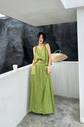 SIA SAYLOR 高级感褶皱珠光背心半裙套装 18666