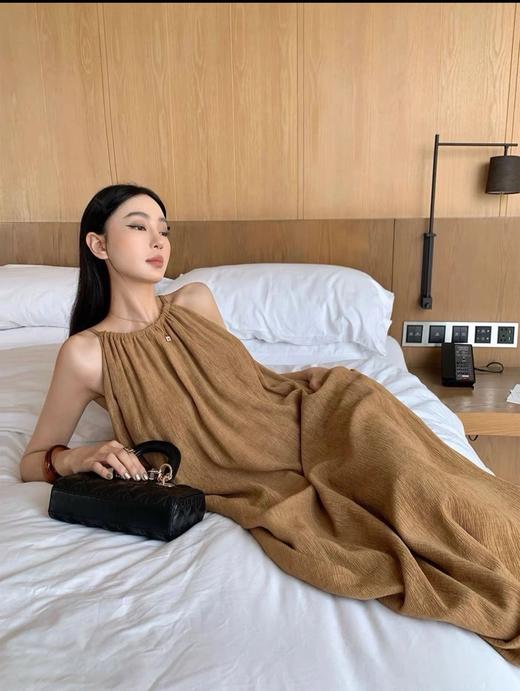 ✨轻松打造度假氛围感【初恋温柔挂脖吊带连衣裙】法式浪漫挂脖设计，优雅别致，彰显独特气质 商品图7