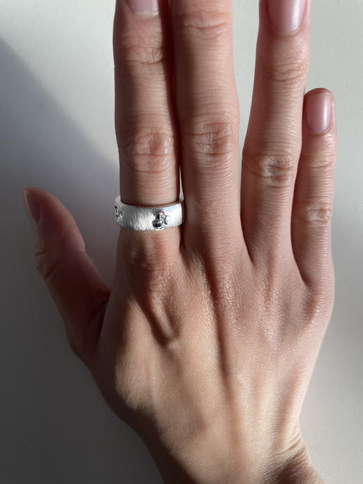 TINOM｜'010524-2 Stone 石刻戒指 [ 拉丝银 ] 商品图5
