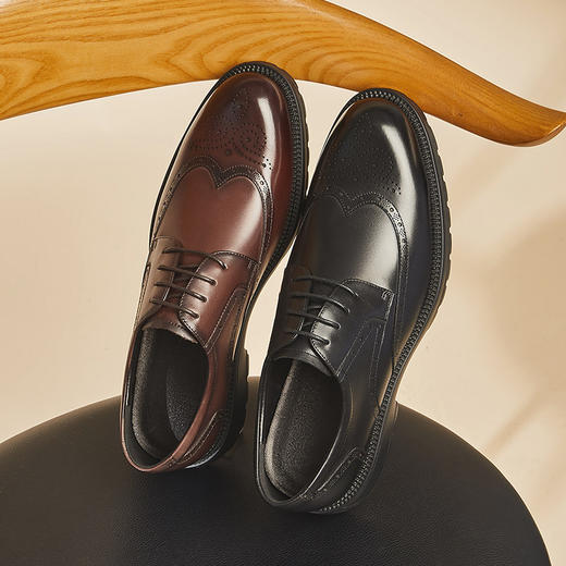 康奈复古雕花布洛克商务鞋18015121 商品图3