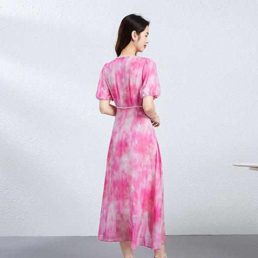 「高货kbnq」全新升级【铂金会员487/天猫659/差价172】(33544)洛诗琳气质桑蚕丝印花连衣裙2025夏季仙气V领收腰a字裙 商品图3