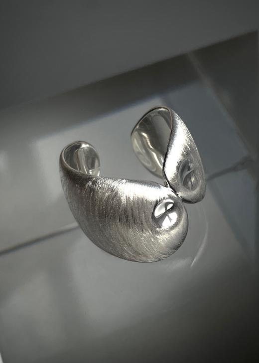 TINOM｜'010324-2 Concha 蝶纹开口戒指 [ 拉丝银 ] 商品图9