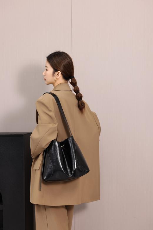 【预售3天】轻奢包包2025韩版新款大容量复古通勤托特包单肩斜挎腋下包M6654 商品图6