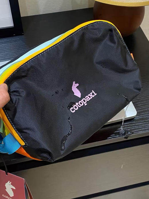 原单正品 Cotopaxi多巴胺羊驼4L洗漱包，手包。尺寸23-15-13！原价45美刀 商品图2