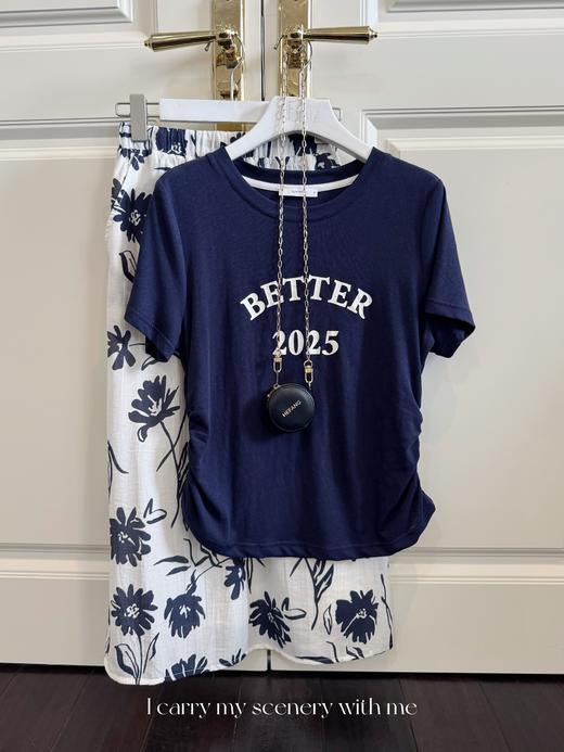 生活闪闪发光｜侧边褶皱显瘦收腰设计 字母印花工艺T恤  藏青色 商品图0