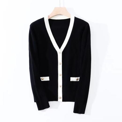 女生经典撞色V领含羊毛针织开衫6W066 商品图1