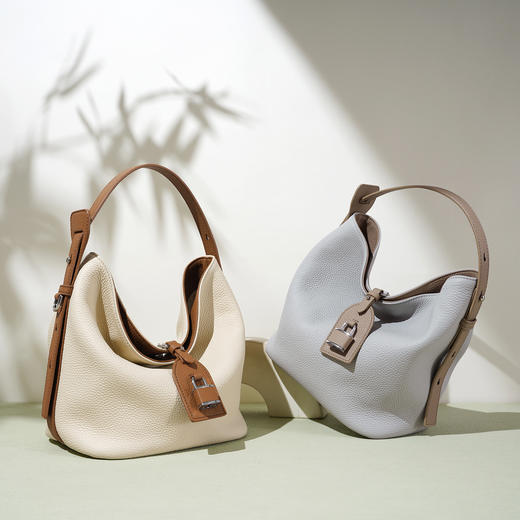 【预售3天】2025新款高级小众设计单肩包日常通勤大容量水桶休闲斜挎包XA9313 商品图2