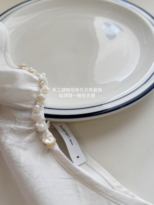 随身携带我的风景｜手工缝制珍珠与贝壳装饰 如项链一般 100%高级醋酸面料 优美蝴蝶袖衬衫 杏色 商品图6