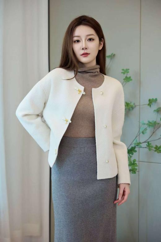 雅韵珍珠扣斜纹羊毛外套（91778） 商品图0
