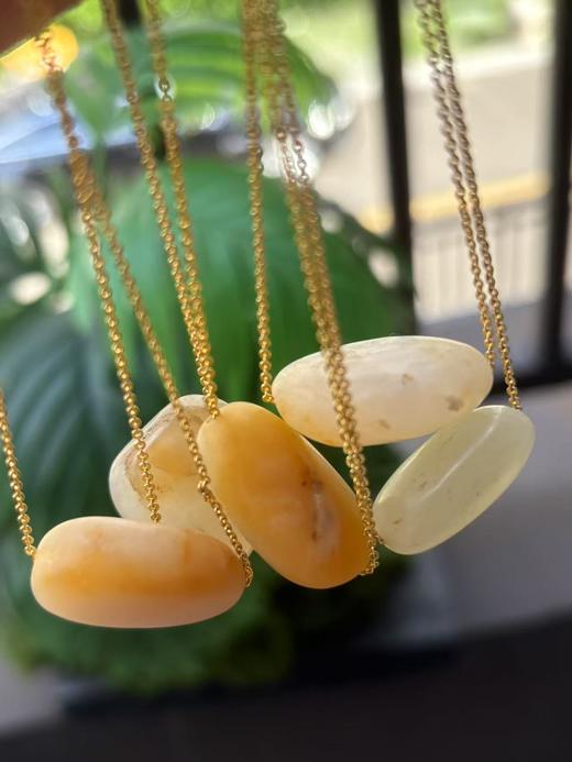 随形和田玉原石吊坠 含链子 附证书 随机发货 特价福利不退不换 商品图3