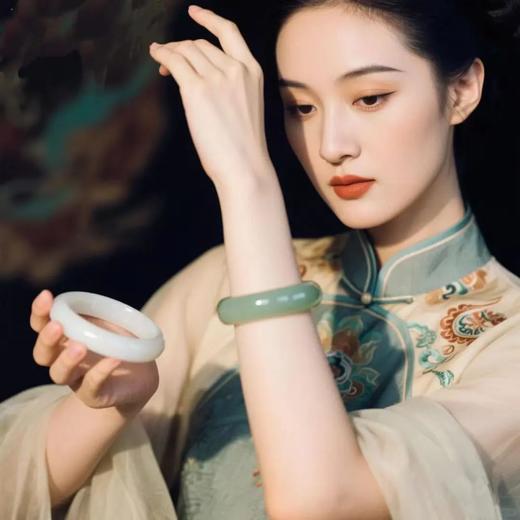 月泉云影·东陵玉手镯，质地水润、色泽轻盈、淡雅恬静 商品图1