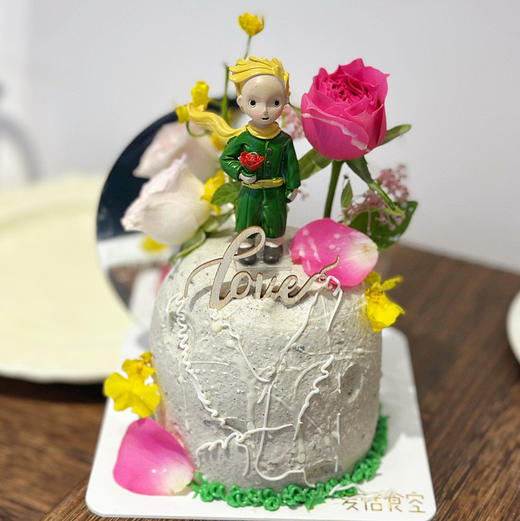 520鲜花王子（需自提；黑芝麻奶油，碧根果➕巧克力脆珠夹心） 商品图0