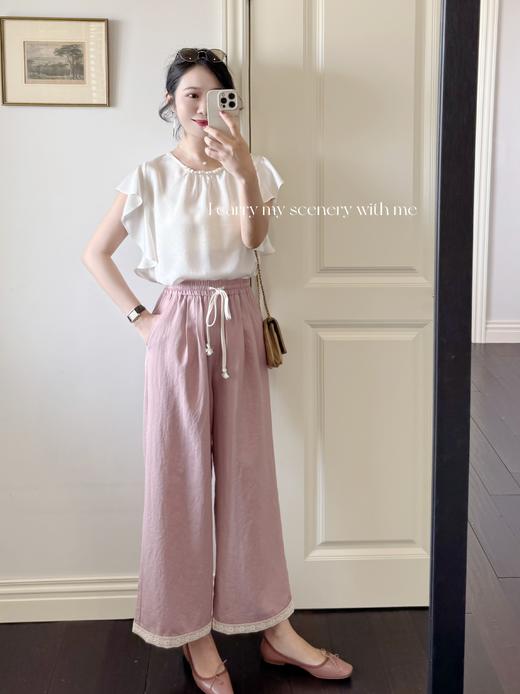 随身携带我的风景｜裤脚精致蕾丝点缀 富有肌理感的人丝锦纶混纺面料 全腰松紧设计 长裤 豆沙粉 商品图1