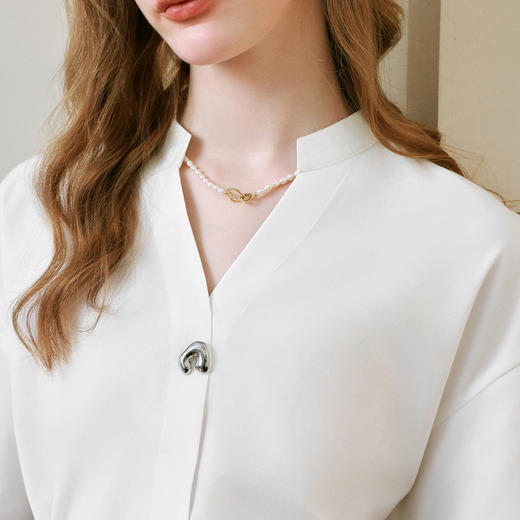 【商场同款】诗凡黎V领白色衬衫2025夏新款气质上衣3G4120211 商品图3