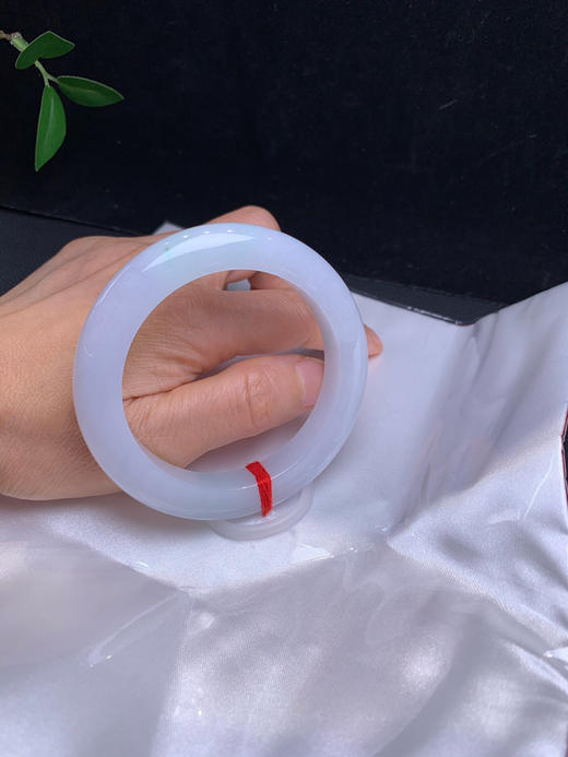 620001，57.3淡紫飘绿手镯，整条底妆细腻 带淡淡的紫，飘一点绿，干净 商品图5