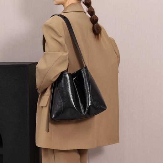 【预售3天】轻奢包包2025韩版新款大容量复古通勤托特包单肩斜挎腋下包M6654 商品图0