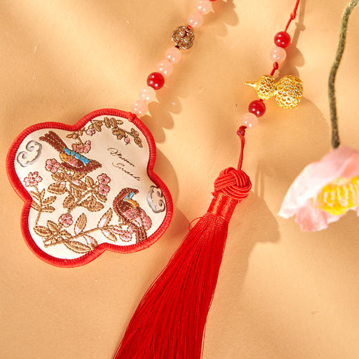 大英博物馆 东方梦境系列 喜上眉梢国风随身香囊 汽车挂饰 商品图3