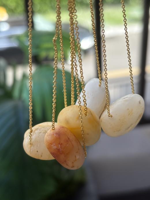 随形和田玉原石吊坠 含链子 附证书 随机发货 特价福利不退不换 商品图5