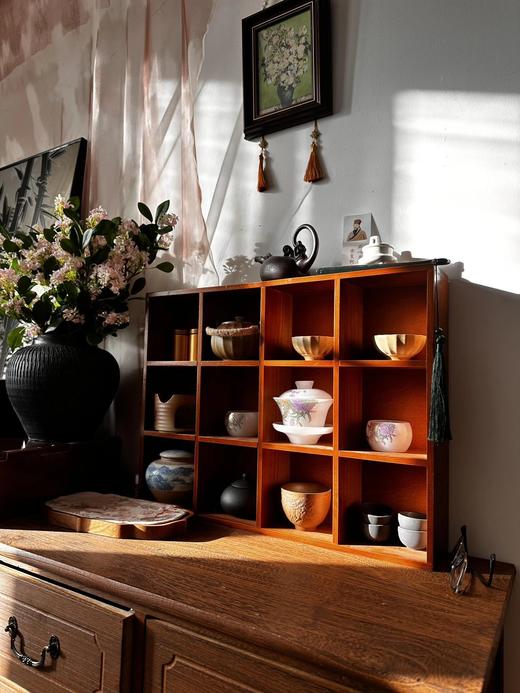 【香香梧舍多宫格收纳架】实木材质质感满分，复古设计颜值爆表，随手一摆就是高级感! 商品图1