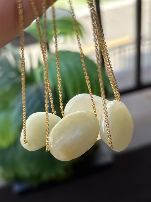 随形和田玉原石吊坠 含链子 附证书 随机发货 特价福利不退不换 商品图4