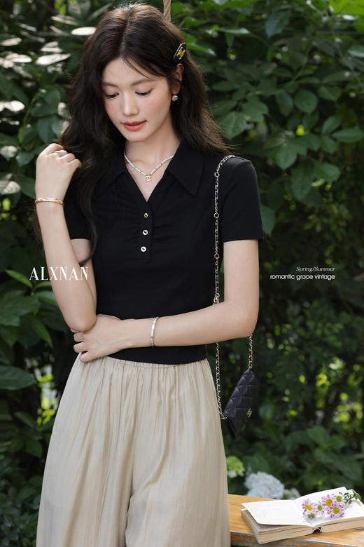 鹿向南「雅致书笺」黑色法式气质polo领短袖T恤女夏正肩修身上衣 商品图5