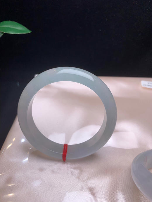 620013，52.8冰底起光种水镯。超级冰透 。局部带底色，整体干净起光 商品图4