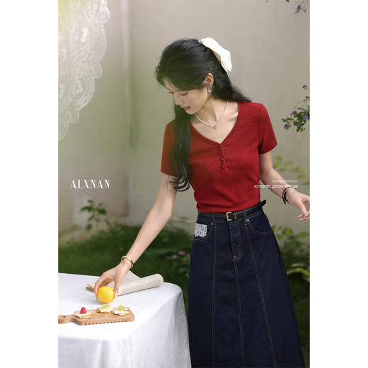 鹿向南「玫瑰星尘」气质优雅百搭修身显瘦红色V领短袖T恤上衣女夏 商品图3