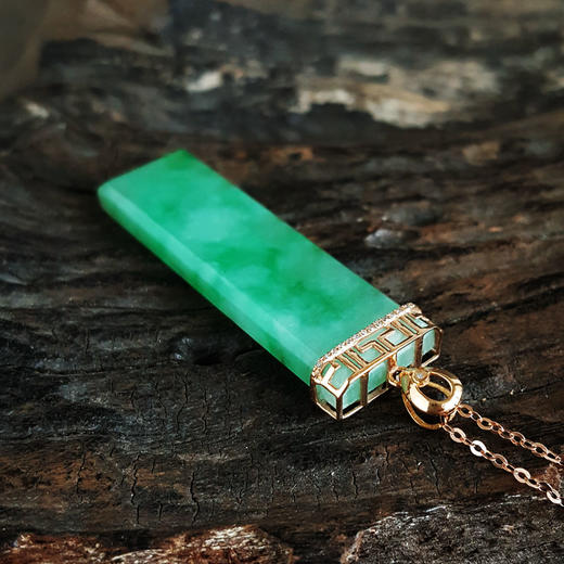 【天然正品】AU750玫瑰金镶天然糯种阳绿无事牌翡翠（平安、吉祥）吊坠项链060525NJS22 现售价：2080 商品图5