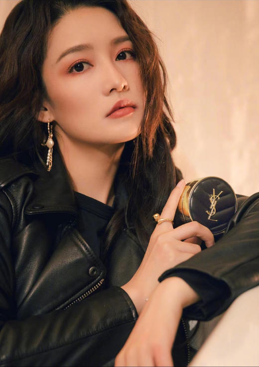 送大牌香水小样【YSL圣罗兰黑皮革&粉气垫】❤谁用谁是妈生好皮 YSL粉气垫，干皮挚爱，轻松打造清透奶油肌 ◆YSL黑皮革气垫，适合混油肌，打造自然裸妆感 商品图6