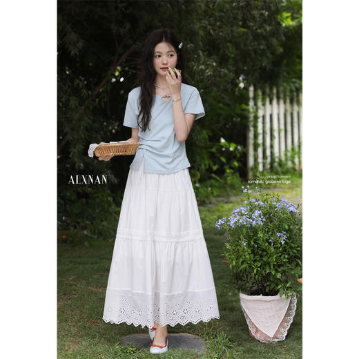 鹿向南「青春香氛」气质法式褶皱 蓝色T恤&米白色镂空半身裙宽松A字长裙女 商品图2