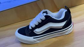 vans单鞋VN000CYU6BT