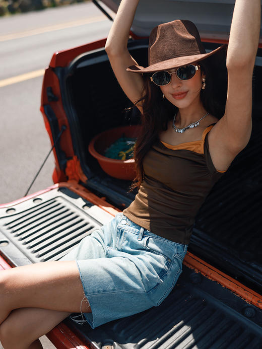 TR她热 沙漠绿洲 棕色绿色弹力撞色带胸垫百搭纽结显瘦收腰吊带背心 商品图2