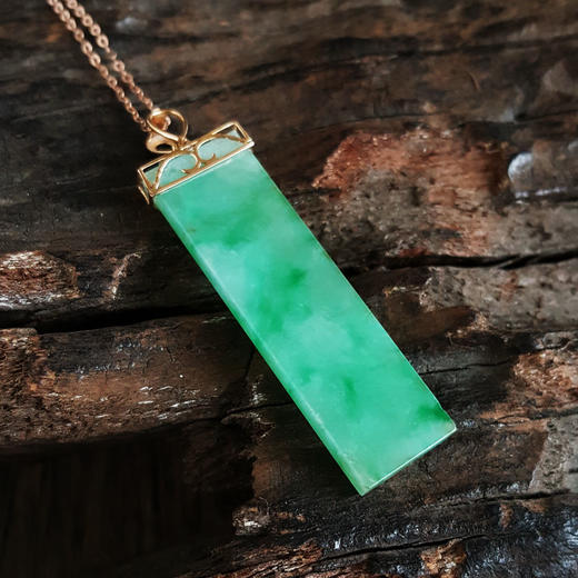 【天然正品】AU750玫瑰金镶天然糯种阳绿无事牌翡翠（平安、吉祥）吊坠项链060525NJS22 现售价：2080 商品图6