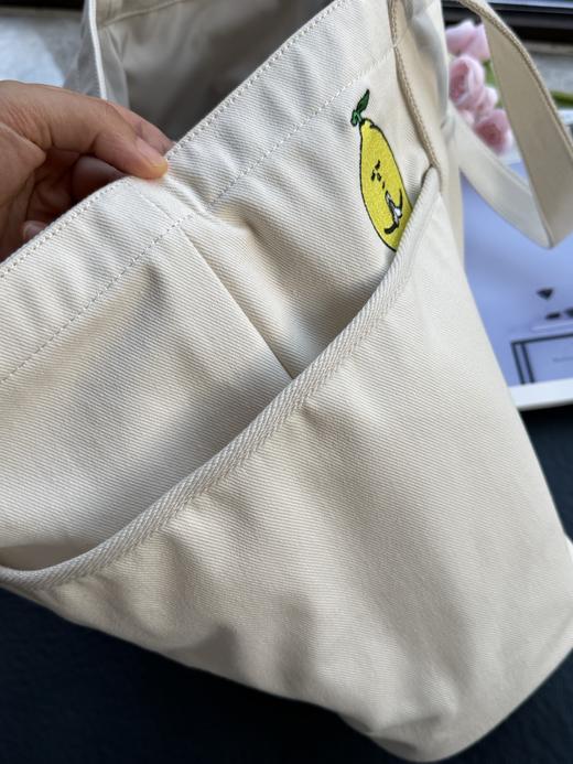 点此购买 lulu露露柠檬图案帆布包 xj 319241 商品图7