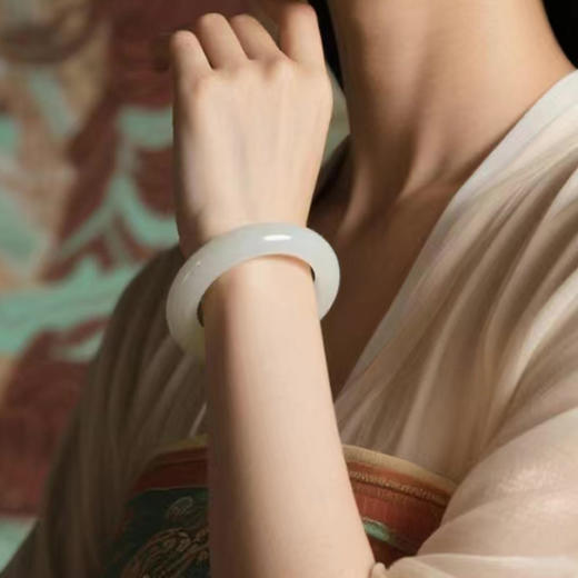 敦煌文创·月泉云影&月牙沁雪系列玉手镯 质地水润 色泽轻盈 淡雅恬静 商品图3