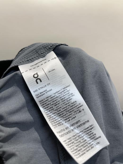 点此购买 On昂跑Focus Pante女士跑步运动长裤 bk 319226 商品图12