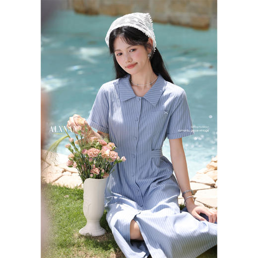 鹿向南「蓝岛恋人」法式气质蓝色条纹短袖翻领连衣裙女夏A字长裙 商品图4