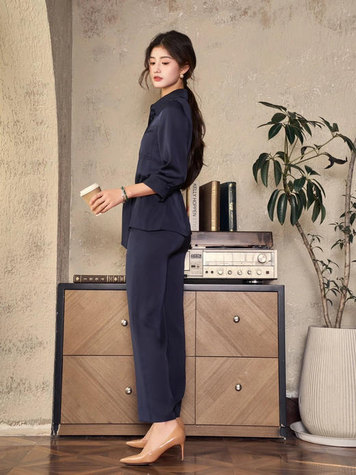 女士七分袖真丝套装 商品图3