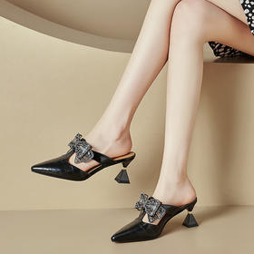 【预售5天】时尚水钻蝴蝶结高跟拖鞋女夏季真皮尖头粗跟舒适包头凉鞋女SY&223007