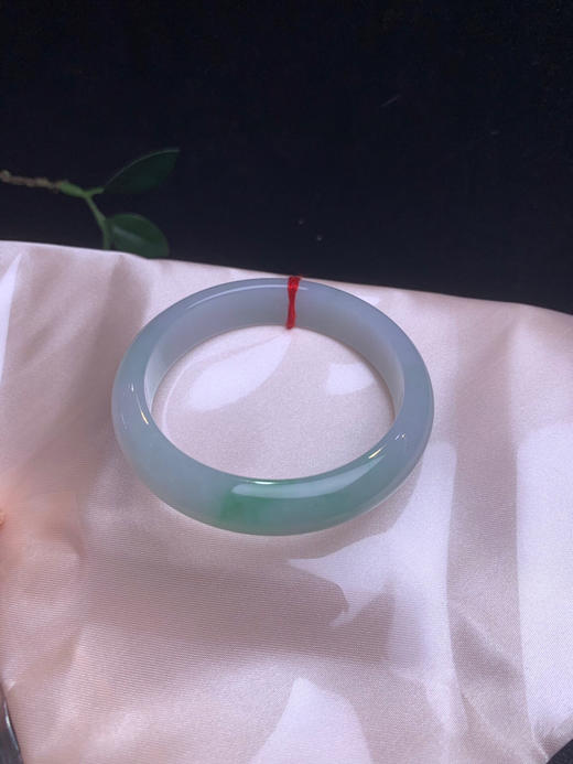 620017，52.5飘绿手镯，小清新，底子特别细腻，飘清新绿花 商品图4