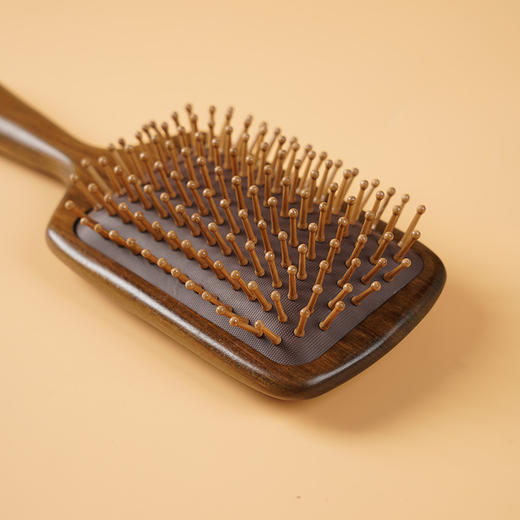 唯雅·檀木气垫按摩梳 | 便携精致，梳齿贴合头皮曲线，按摩头部好舒服 商品图6