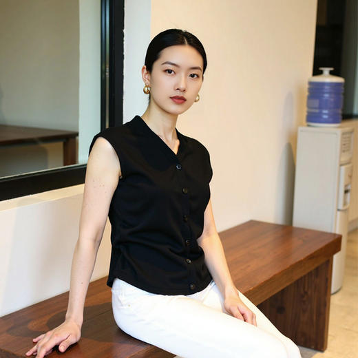 白色简约收腰显瘦针织莱赛尔背心女薄款V领无袖修身透气外搭打底    RGCL-AS702507-2 商品图2