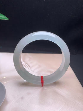 620013，52.8冰底起光种水镯。超级冰透 。局部带底色，整体干净起光