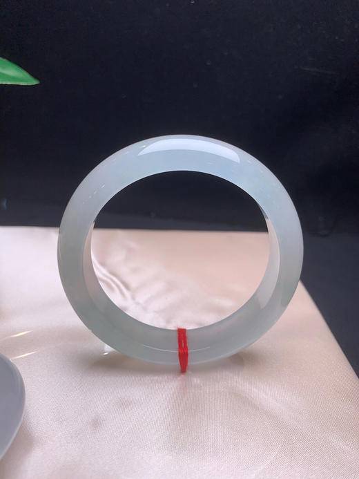 620013，52.8冰底起光种水镯。超级冰透 。局部带底色，整体干净起光 商品图0