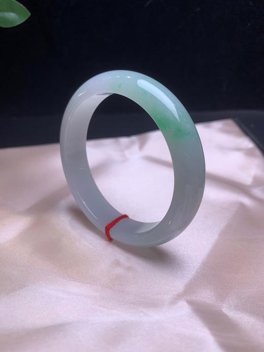 620017，52.5飘绿手镯，小清新，底子特别细腻，飘清新绿花 商品图2