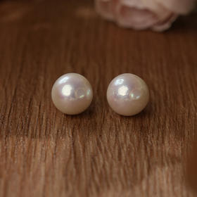 【分销】【珍珠溯源】戴拉淡水有核珍珠11-12mm耳钉S925银，YH5511002，采用近正圆微瑕强光淡水有核珍珠，大点位